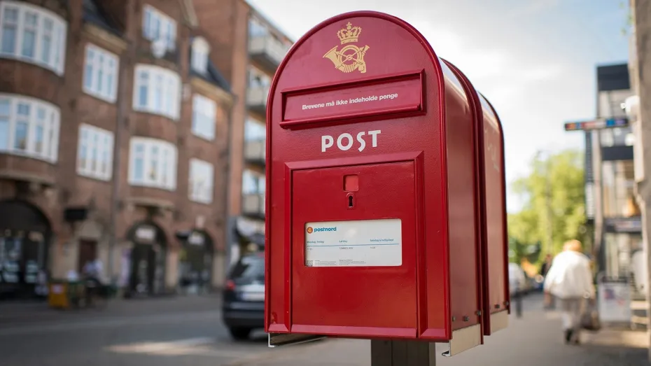 Nu kan du købe de ikoniske røde postkasser